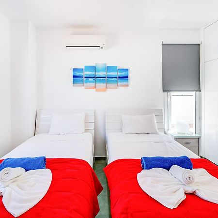 Beach Front Aqua Marina By Ezoria Villas Paralimni Eksteriør billede