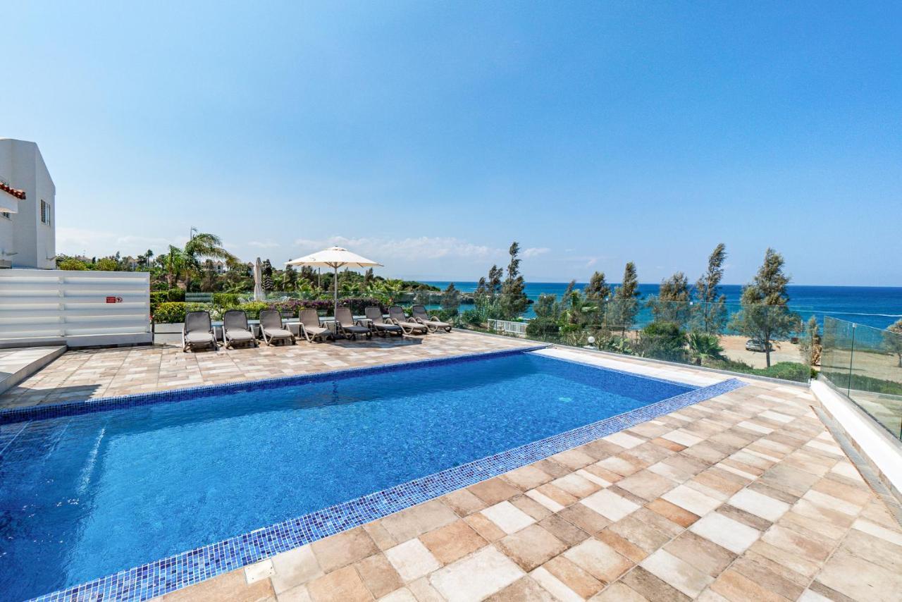 Beach Front Aqua Marina By Ezoria Villas Paralimni Eksteriør billede
