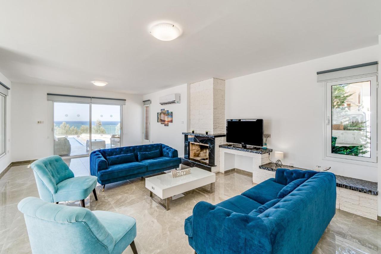 Beach Front Aqua Marina By Ezoria Villas Paralimni Eksteriør billede