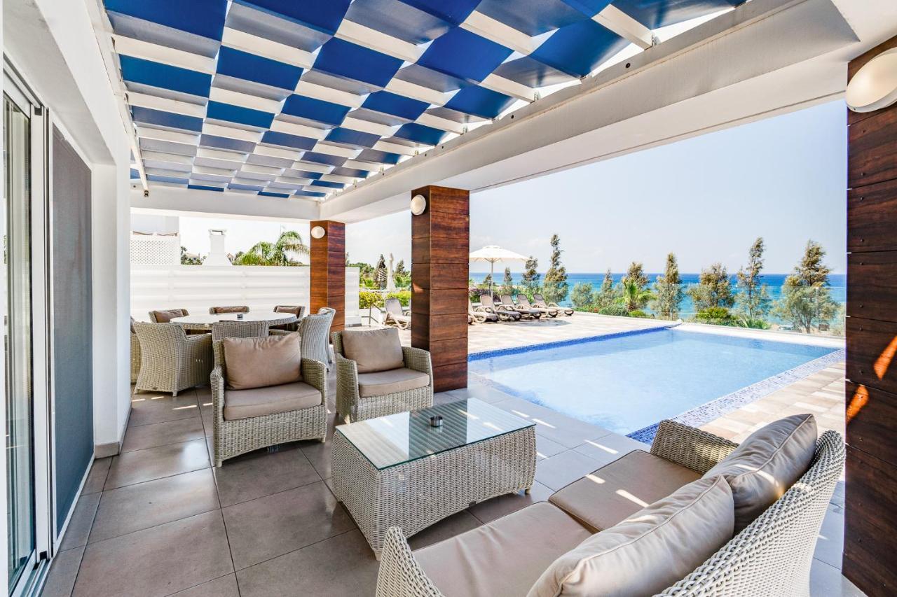 Beach Front Aqua Marina By Ezoria Villas Paralimni Eksteriør billede