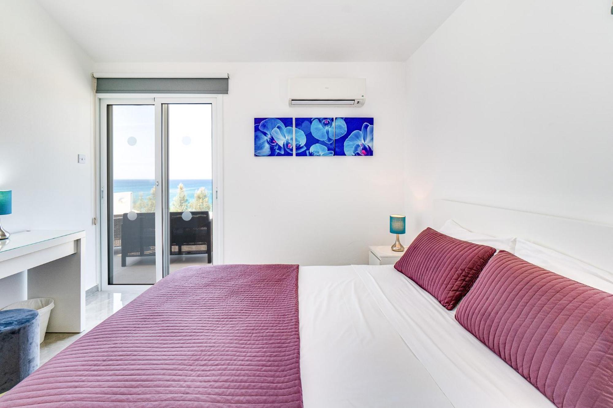 Beach Front Aqua Marina By Ezoria Villas Paralimni Eksteriør billede