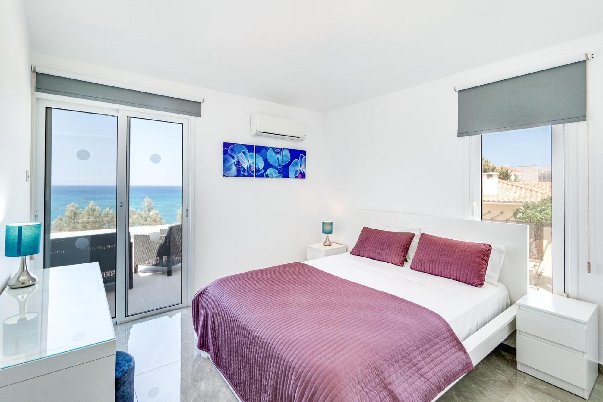 Beach Front Aqua Marina By Ezoria Villas Paralimni Eksteriør billede